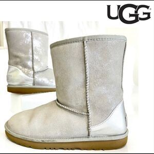 UGG Size 5 Metallic Silver Boot